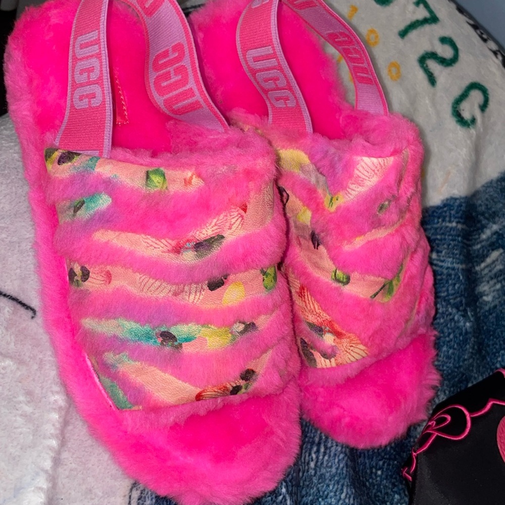 Brand new pink rare ugg fluff yeah sandals slippers